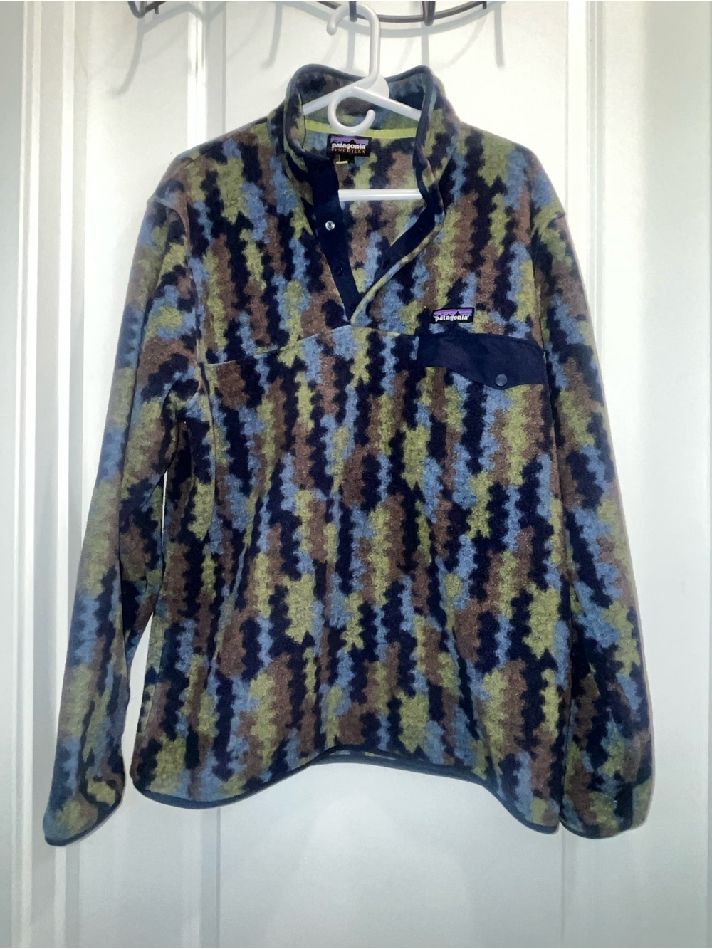 Patagonia Men's Lightweight Synchilla Snap-T Pullover in Climbing Trees Ikat